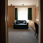 Hunor Es Etterem Hotel