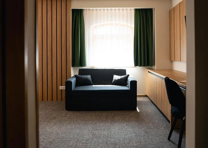 Hunor Es Etterem Hotel