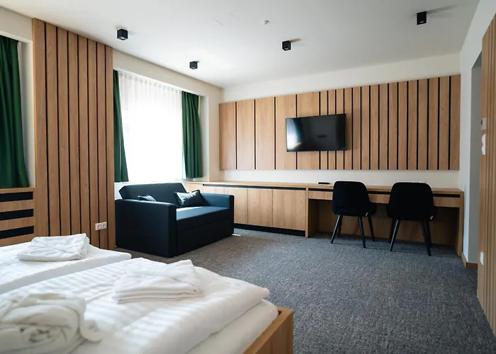 Hotel Hunor Es Etterem